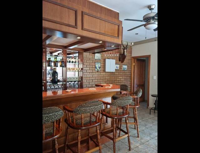 3 BEDROOM HOUSE FOR SALE IN PETERSFIELD